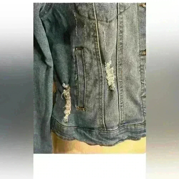 Ci Sono distressed women’s jean jacket- size medium - Picture 9 of 13